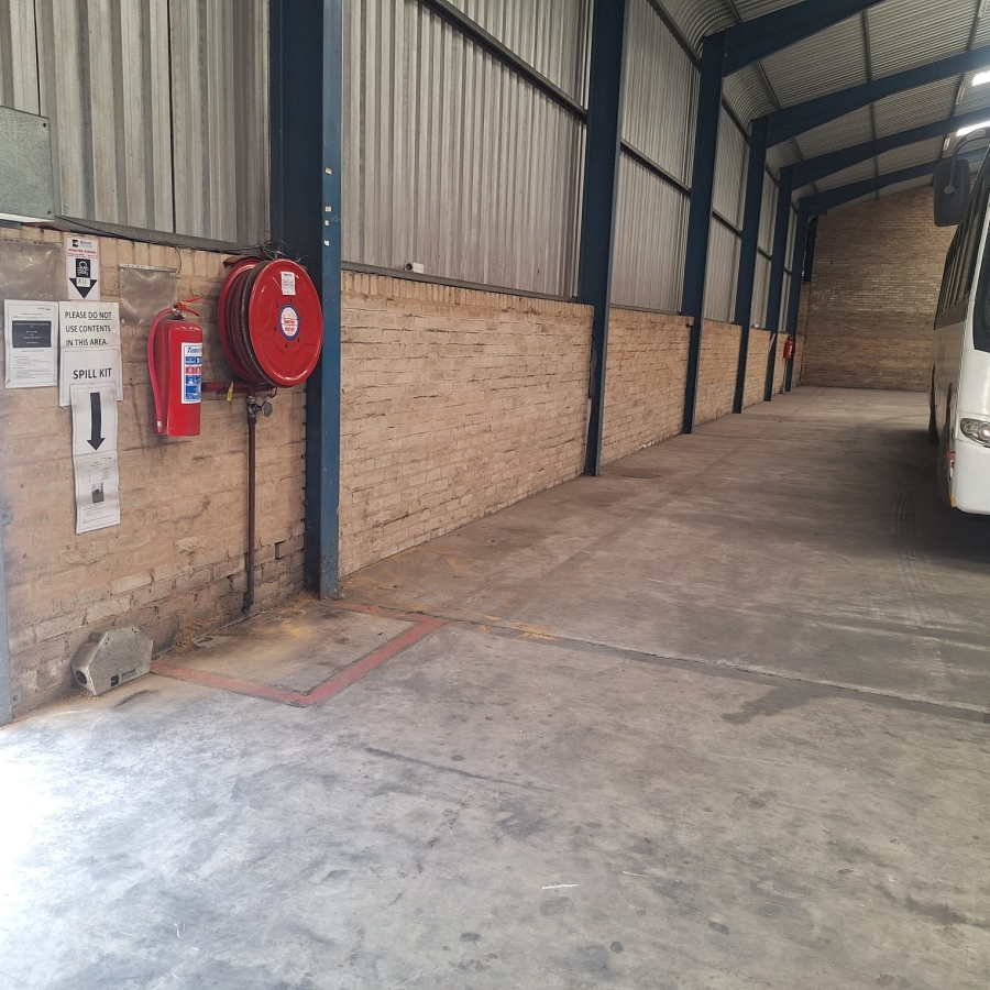 To Let Commercial Property for Rent in De Almeida Western Cape